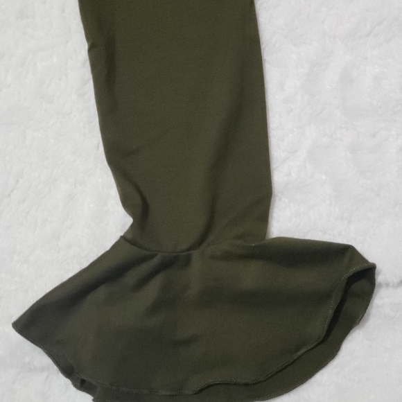 NWT 4/5 2pc. outfit (long sleeve shirt & camo skirt) - Picture 3 of 6